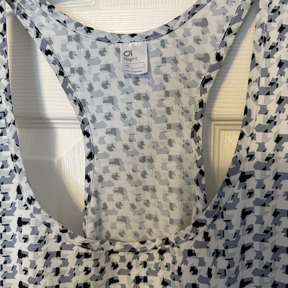 GAP racerback tank - Picture 2 of 3